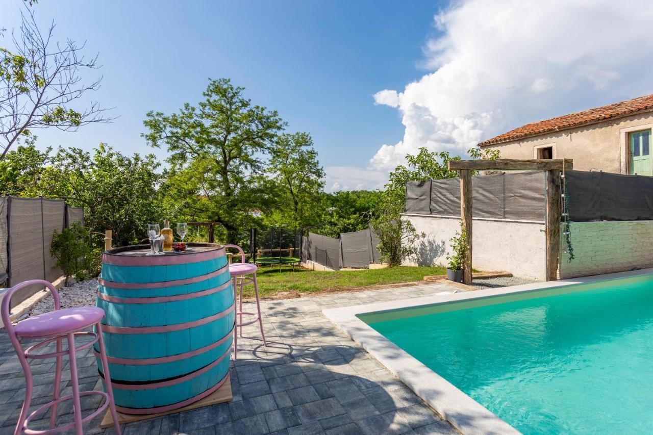 House With Pool Poli Stare Nuoni Villa Žminj Kültér fotó